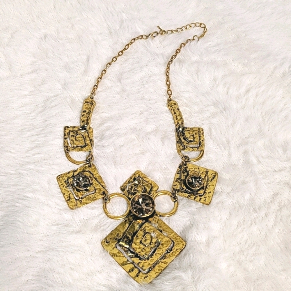 EUC ~ BOHO/TRIBAL Brass Tone Hammered Necklace